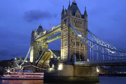 ロンドンのプライベート ガイド付きおよび運転手付きツアー