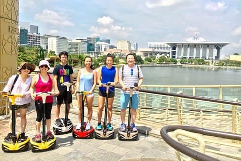 Geführte Eco Ride Segway Tour in Putrajaya, Stadt im Garten