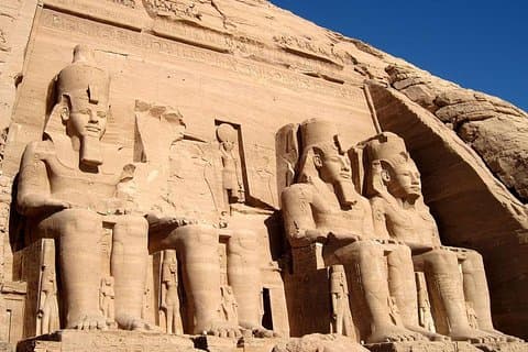 Tour privado: vuelo y tour de Abu Simbel desde Aswan, viaje de ida y vuelta
