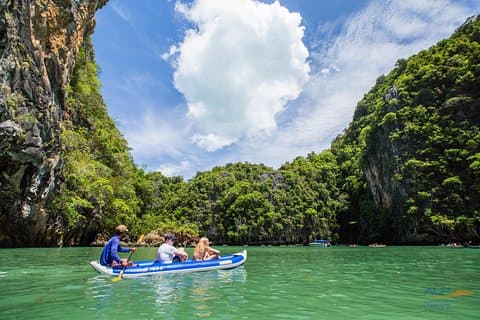 Restauranter i nærheten av James Bond & Phang Nga Bay & 2 Canoes