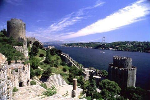 Istanbuls båtkryssning och Dolmabahce-palatset och två kontinenter