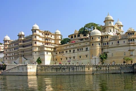 Privat Custom Tour: Udaipur Sightseeing med Guide