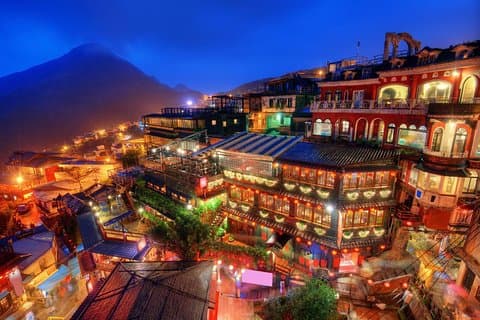 Tour privato: Jiufen Gold Rush Town e Yehliu National Geopark di Taipei