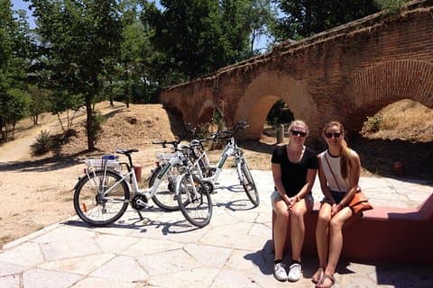 Madrids flodsida och Casa de Campo cykeltur