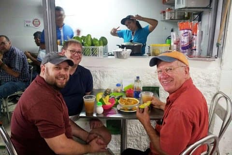 Medellín : 地元のフルーツとマーケット・プレイス・ツアー