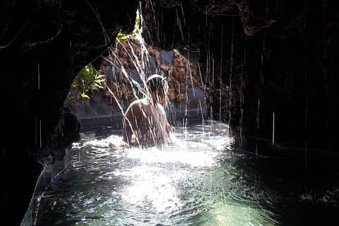 Ubud Hot Springs en Waterval Privétour met gids