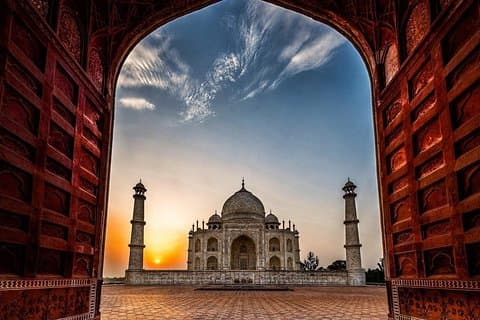 Same Day Agra Tour by Superfast Train with all Inclusive