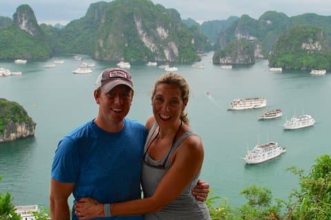 Halong Bay Day Tour fra Hanoi: Cave Island Kayaking Buffet Lunsj