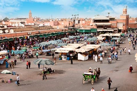 Marrakech Guided Dagstur fra Casablanca: Djemaa el-Fna Square og Bahia Palace