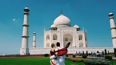 Same Day Taj Mahal Tour By Gatiman Sneltrein met lokale gids
