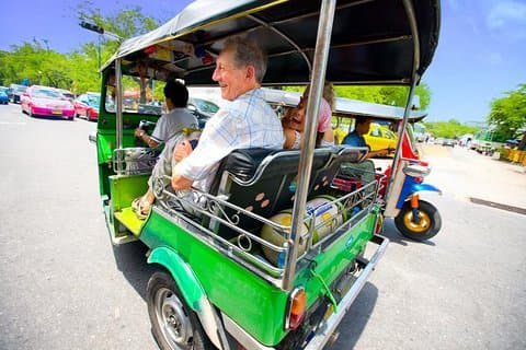 Bangkok Tuk Tuk Walk & Temple Tour With Wat Pho, Arun & Traimit