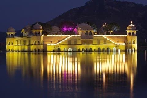Privat natrundvisning i Jaipur med mad og drikke