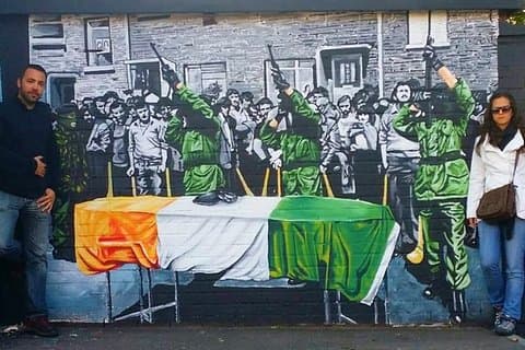 Original private Belfast Troubles und Peace Cab / Taxi Tour 2 Stunden