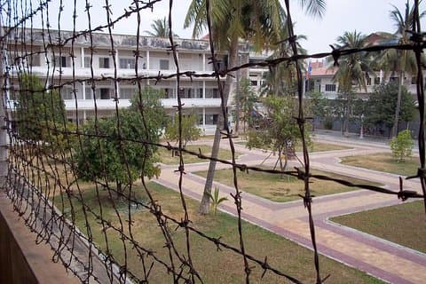 Killing Fields & Toul Sleng Genocide Museum Ingressos com Tuk Tuk