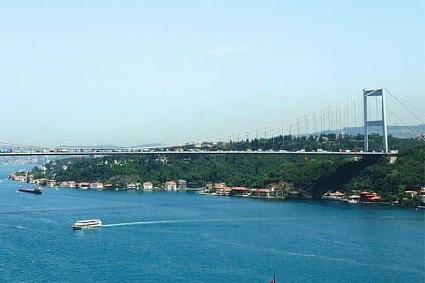 Istanbul Bus and Boat: 5 Hours Guided City Tour & Boat Cruise