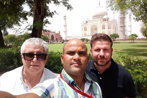 Taj Mahal Tour av Gatimaan Express Train