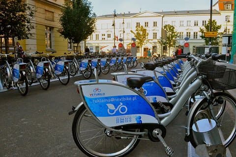CYKELEVENTYR: 4-timers sightseeingtur i Warszawa/inkl. Saml op/