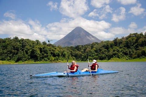 Kajakkpadling på Arenal Lake Fra Arenal