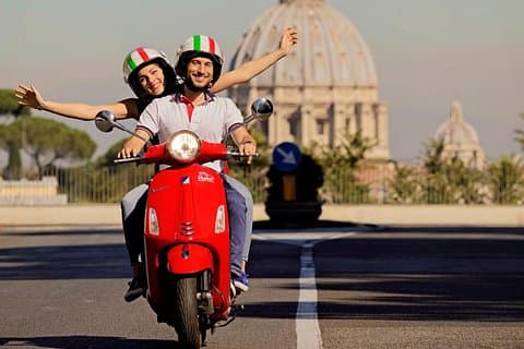 Rome on Wheels : Découvrez la ville avec une visite Vespa