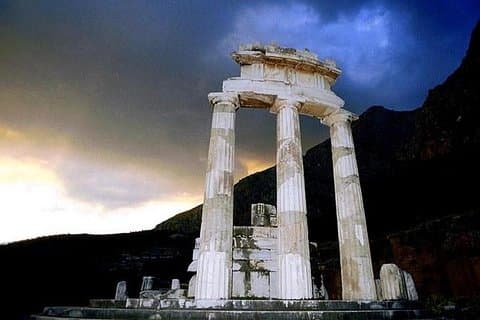 Besuchen Sie Delphi, das berühmte Orakel! Erkunden Sie die Geheimnisse der antiken Welt!