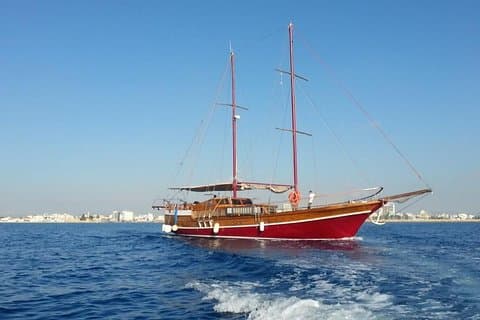 Private day sailing yacht cruise