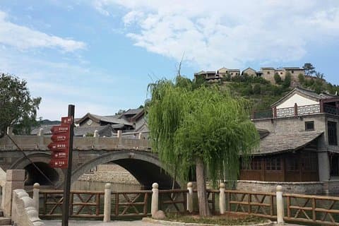 Private Tagestour von Peking: Gubei Water Town und Simatai Great Wall