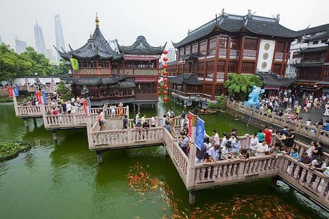 Private 2-Day Shanghai Package Tour Including Lunch