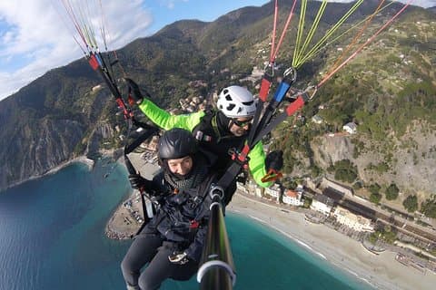Ervaar spanning met Paramator of paragliden.