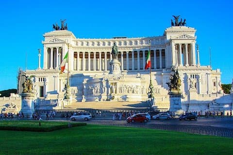 Escursione privata dal porto di Civitavecchia a Roma, veicolo Mercedes