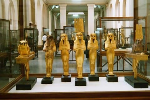 エジプト博物館、カイロ旧市街、城塞、エルハリーリバザールツアー