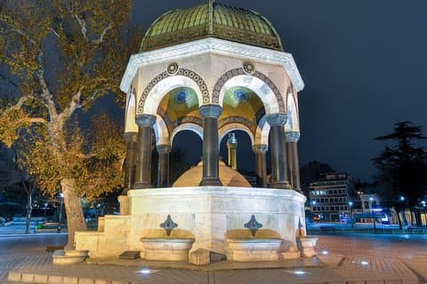 Tour de 4 días en Estambul con cena con espectáculo de danza del vientre y baño turco