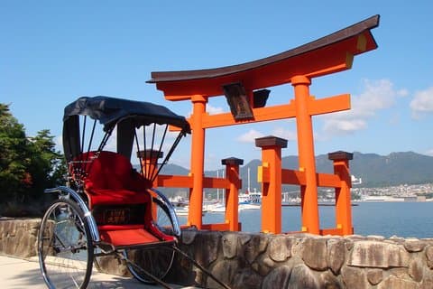 Excursión privada en rickshaw a Miyajima, incluido el santuario de Itsukushima