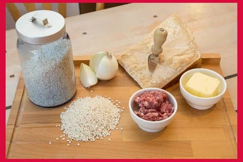 Cesarine: visita al mercado y clase de cocina en la casa de un local en Milán