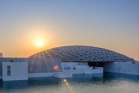 Louvre Museum Abu Dhabi Med Overføringer Fra Dubai