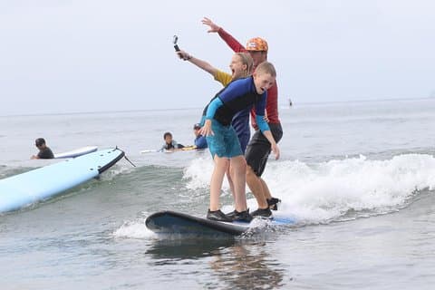 Lección de surf semiprivada en el parque Kalama en Kihei
