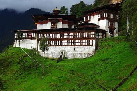6 notti Bhutan tour culturale ed escursionistico