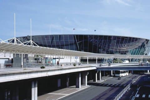 Traslado privado de llegada : Aeropuerto de Niza a Antibes 2026
