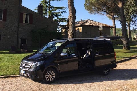 フィレンツェの都市または空港からUmbria Assisi-Perugiaエリアへの専用送迎