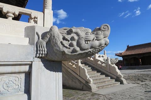 Viagem Privada de Pequim a Tumbas Orientais de Qing com Motorista Falante Inglês