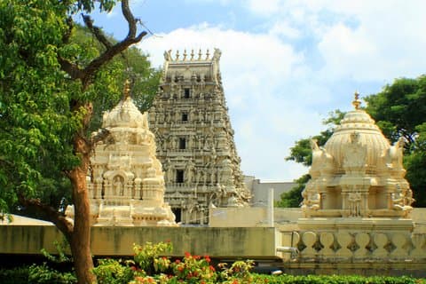 Privétour door de hele dag door tempels van Bengaluru