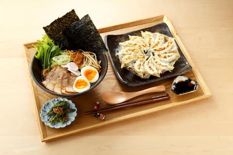 Ramen & Gyoza matlagingskurs i Tokyo med besøk til lokale supermarkeder