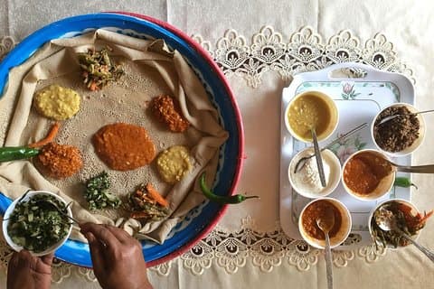 Market Tour e Cooking Class con una cerimonia del caffè in una casa ad Addis Abeba
