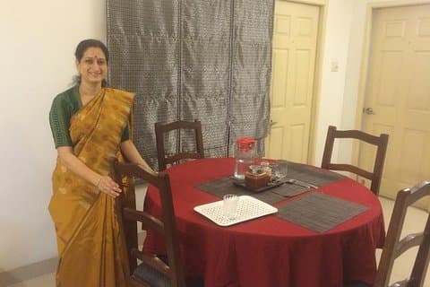 Private sydindiske Tamil madlavningskursus i Chennai med Srividya