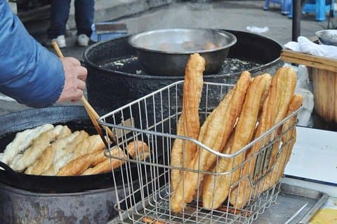 Excursion matinale dans les rues de Shanghai pour le petit-déjeuner et visite du marché des tailleurs
