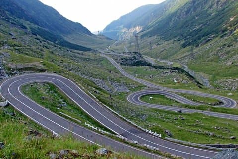 Dagtrip naar Transfagarasan Road en Dracula's Fort Poienari vanuit Boekarest