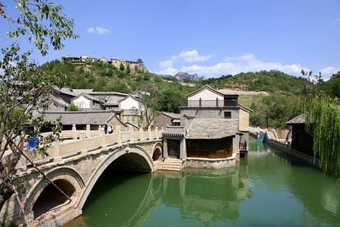 Excursión privada de un día a Beijing Gubei Water Town con conductor de habla inglesa