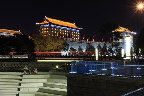 Visite nocturne de Xi'an: place de la porte sud, place du spectacle de la fontaine