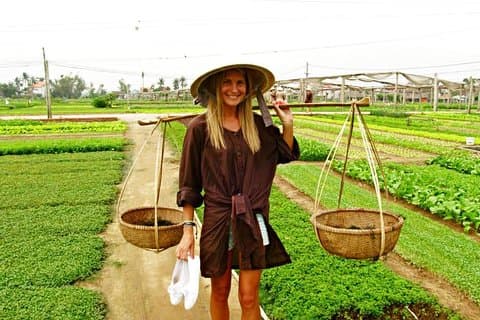 Ser granjeros en la gira Tra Que Eco de Hoi An