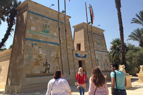Tour privado a la aldea faraónica en El Cairo