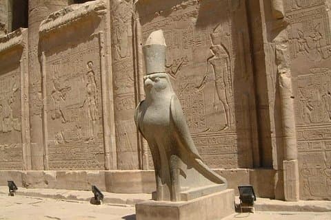 Private 7-Night Egypt Explorer Tour including Sleeper Train and Nile Cruise from Cairo